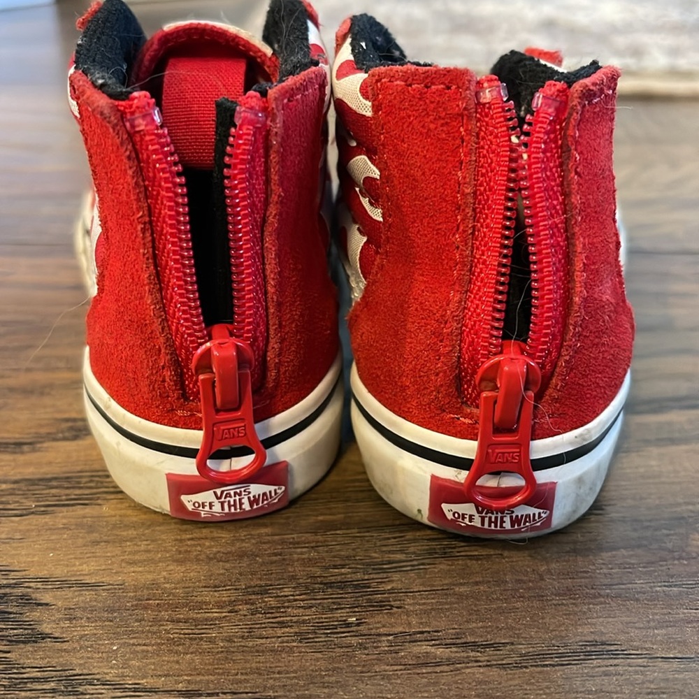 Vans - Picture 2 of 4